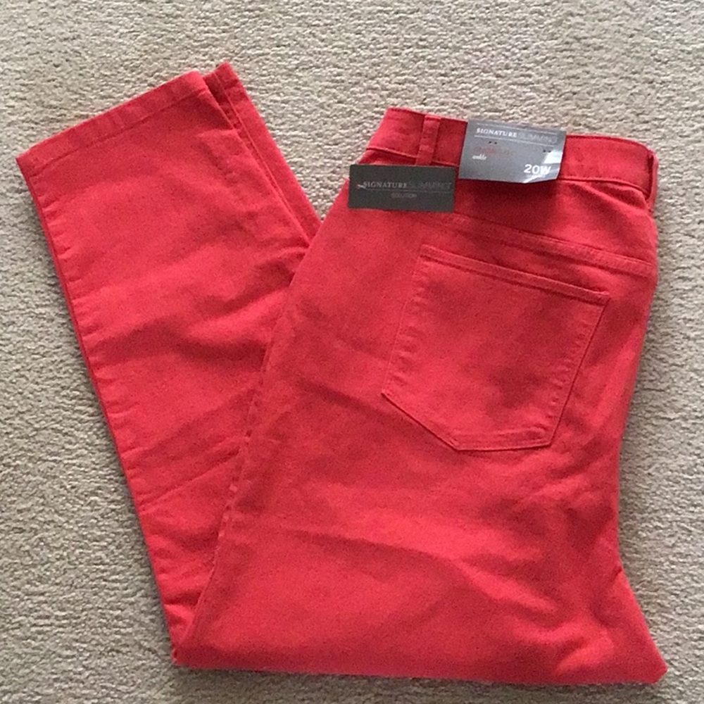 NWT CJ Banks Signature slimming Classic Fit